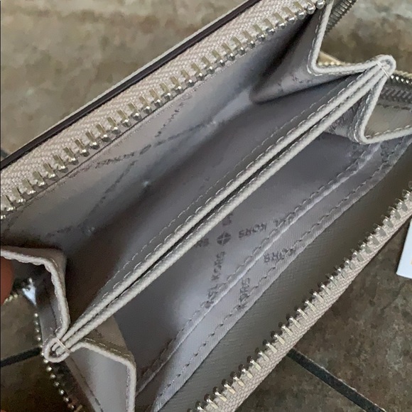 MICHAEL KORS JET SET TRAVEL MD ZA CARD CASE - Picture 15 of 16